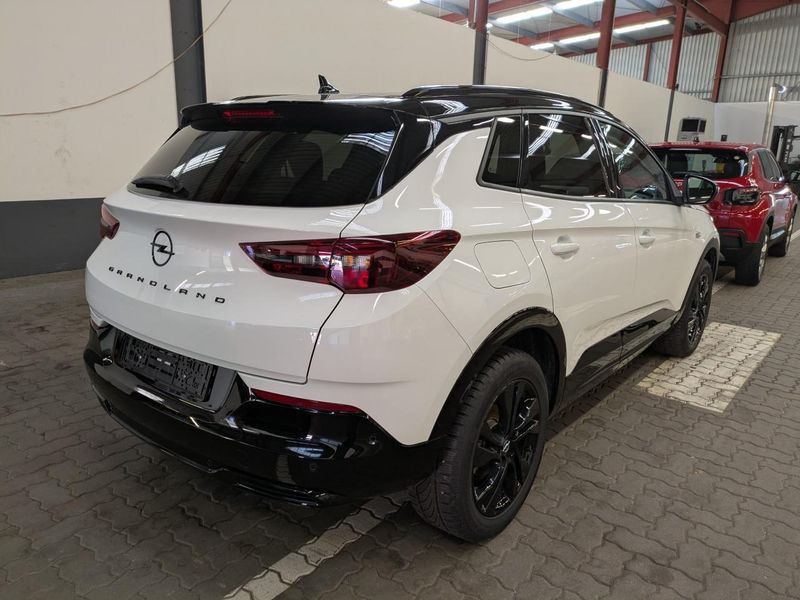 Opel Grandland X 1.2 Turbo GS Line — zdjęcie 3