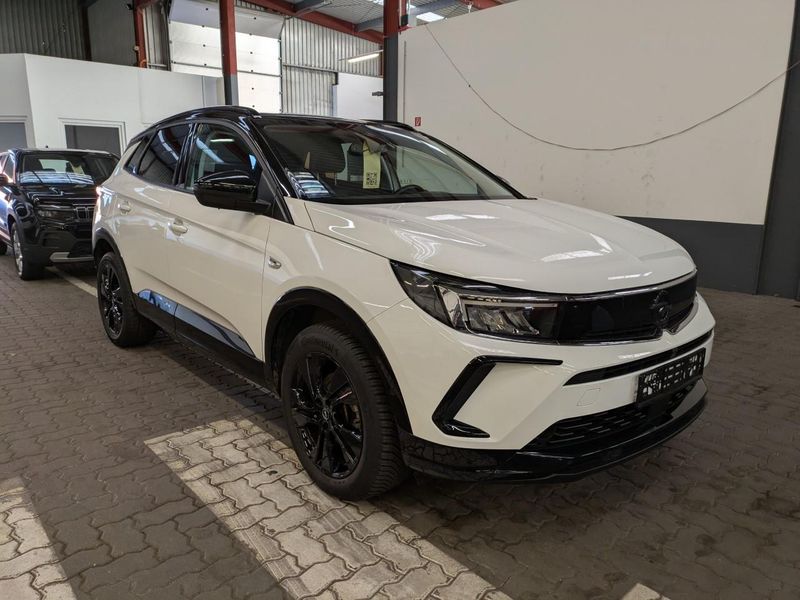 Opel Grandland X 1.2 Turbo GS Line — zdjęcie 4