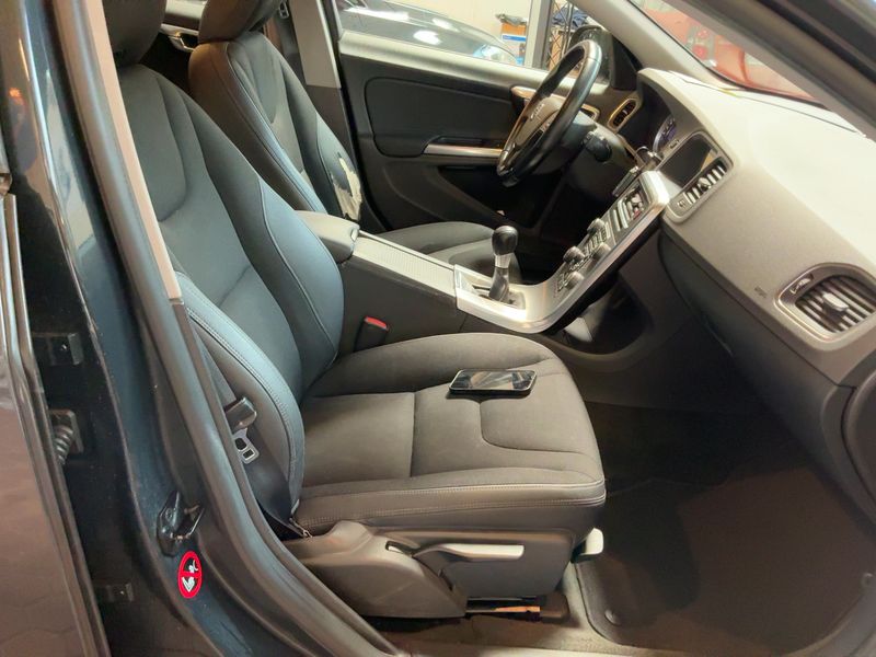 Volvo V60 2.0 D3 Edition 2013 – снимка 16