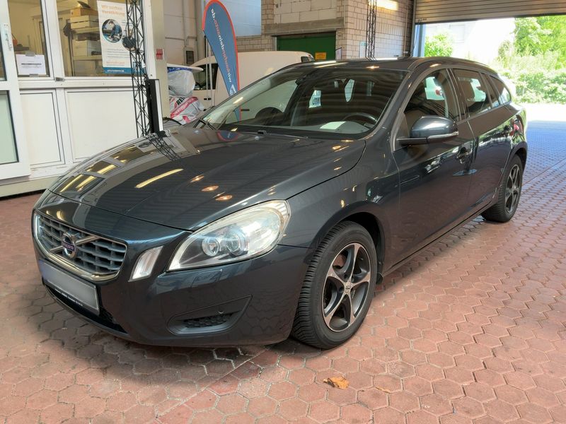 Volvo V60 2.0 D3 Edition 2013 – снимка 1