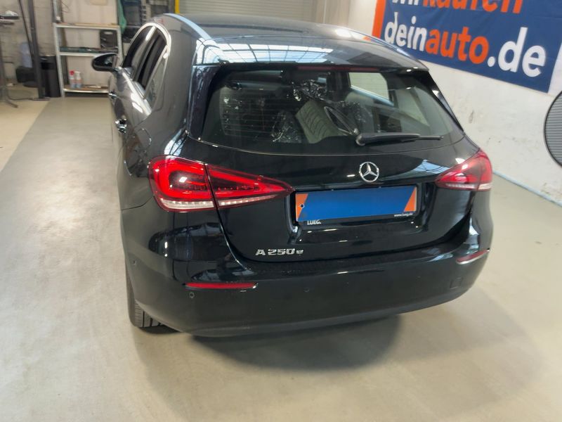 Mercedes-Benz A-Klasse A 250e — zdjęcie 5