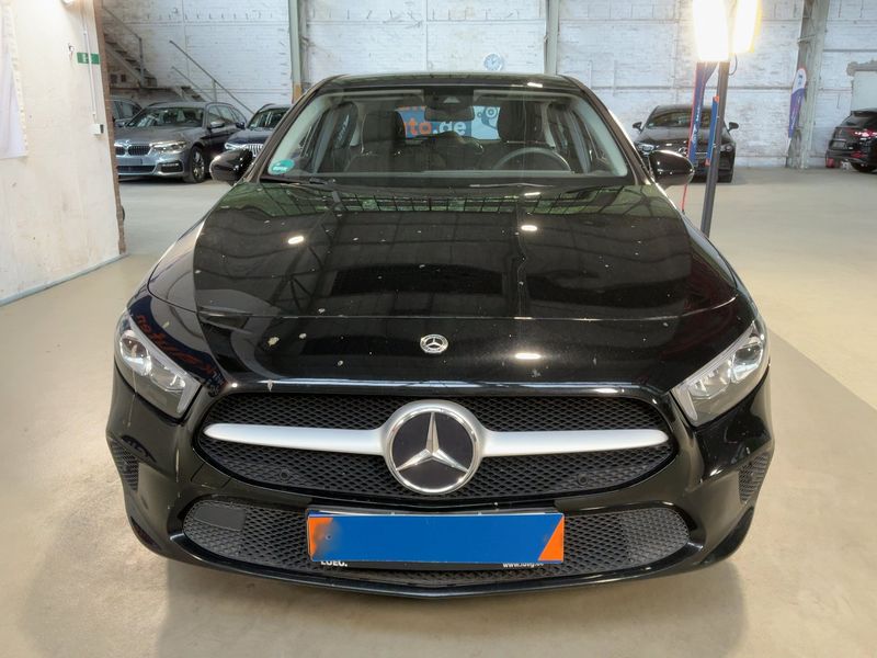 Mercedes-Benz A-Klasse A 250e — zdjęcie 9