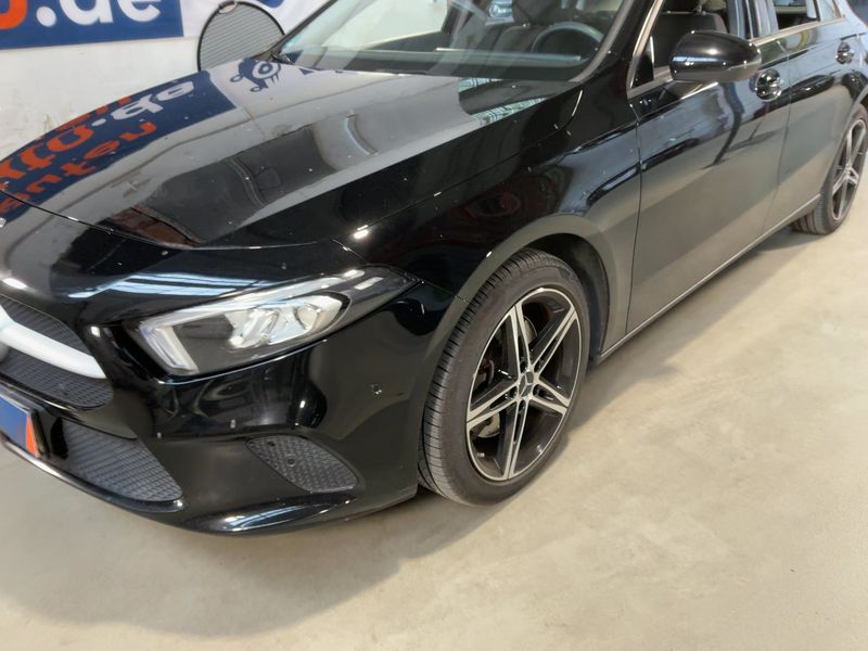 Mercedes-Benz A-Klasse A 250e — zdjęcie 2