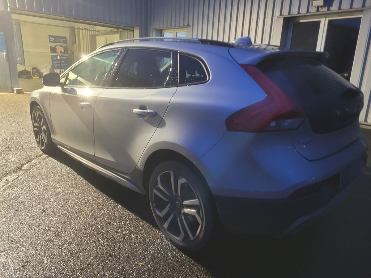 Volvo V40 2017 — photo 7