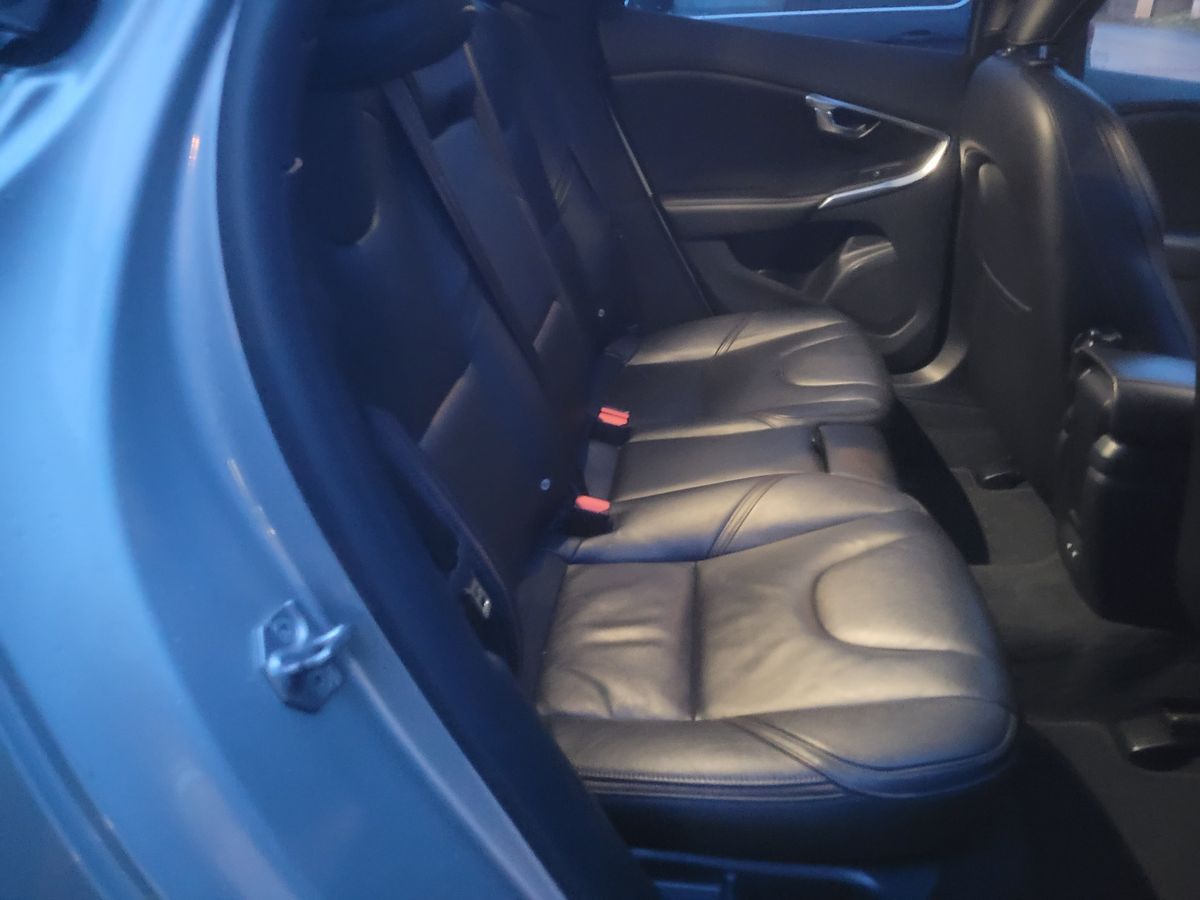Volvo V40 2017 — photo 20