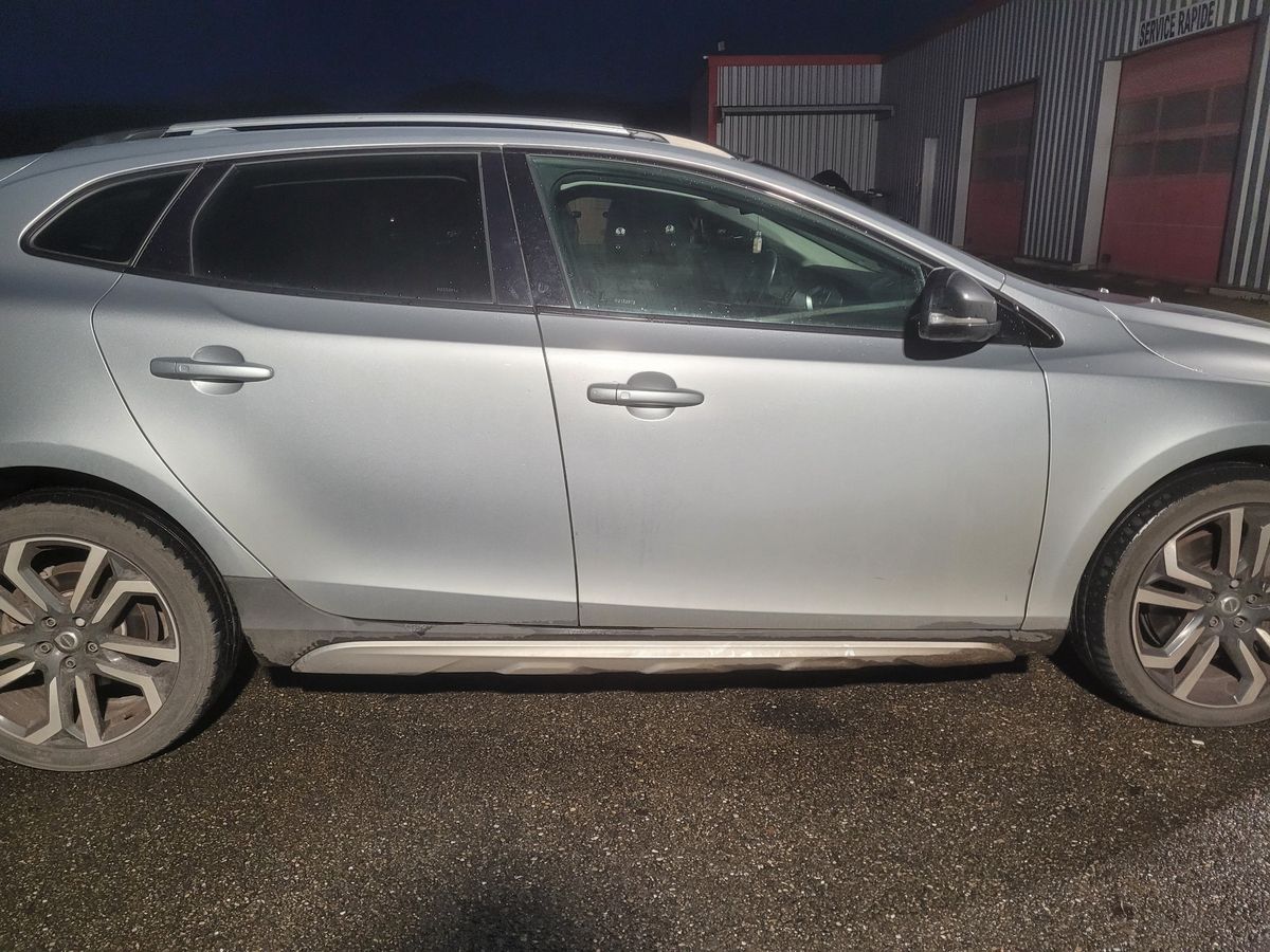 Volvo V40 2017 — photo 11