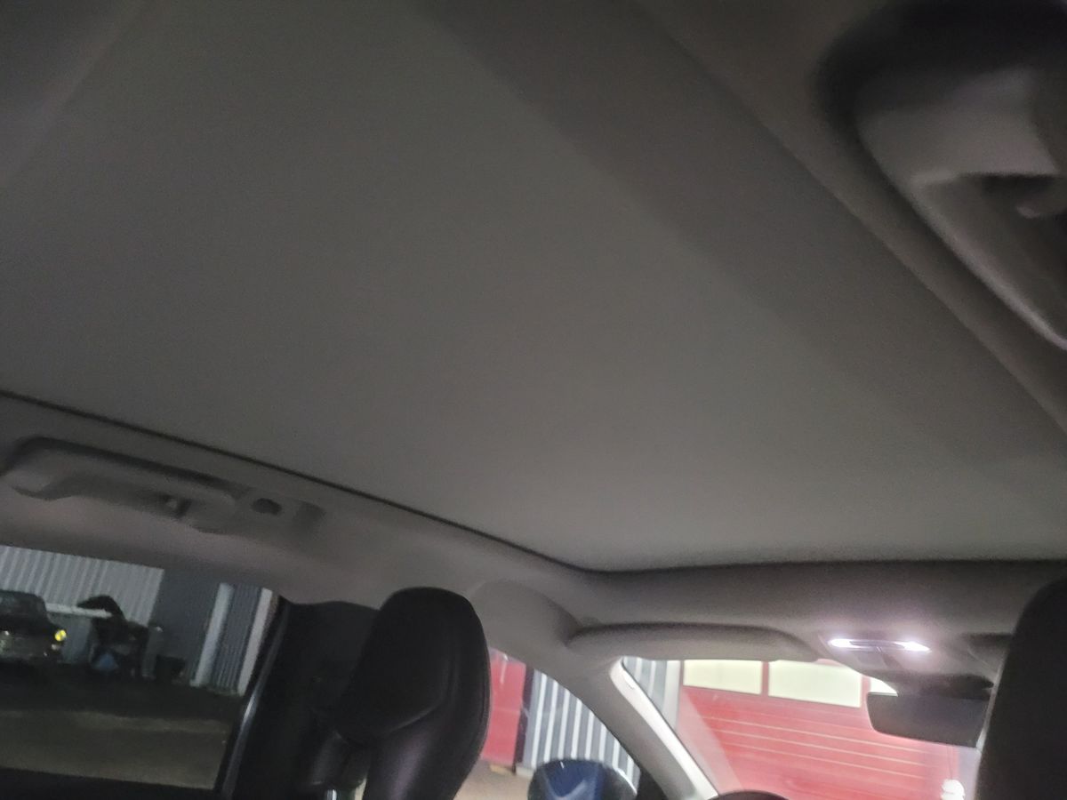 Volvo V40 2017 — photo 26