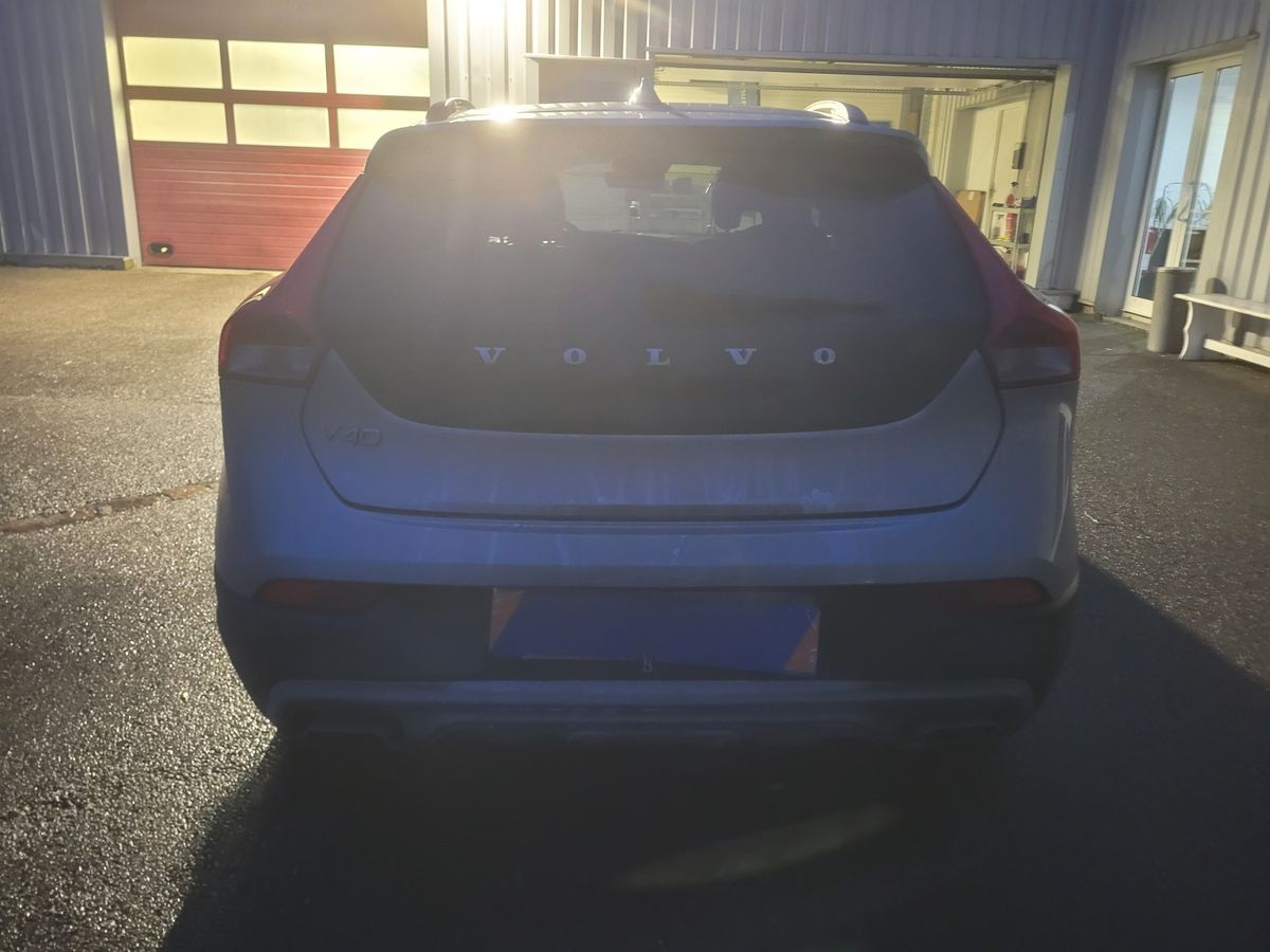 Volvo V40 2017 — photo 8