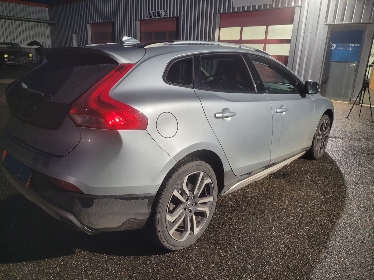 Volvo V40 2017 — photo 9