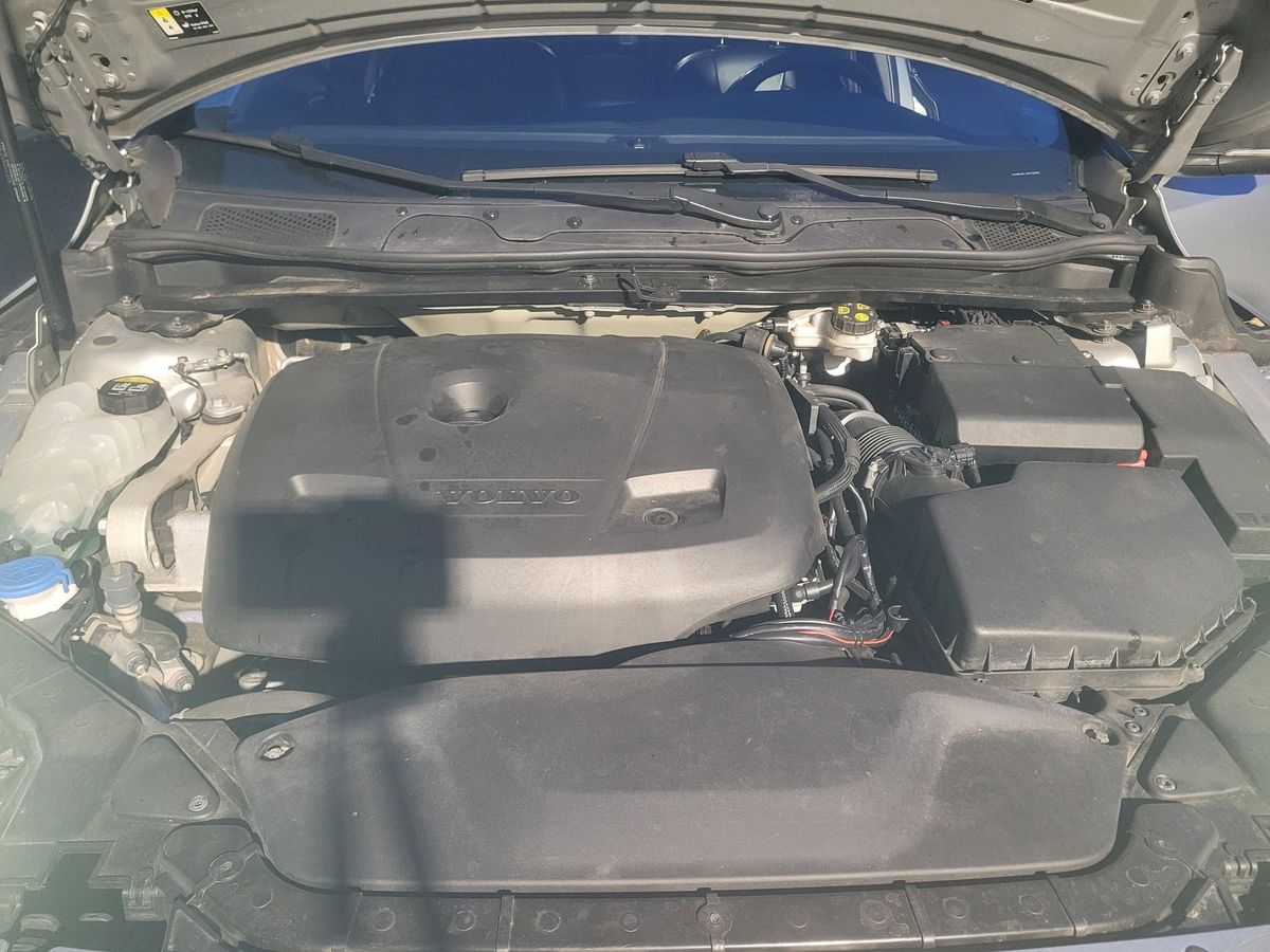 Volvo V40 2017 — photo 27