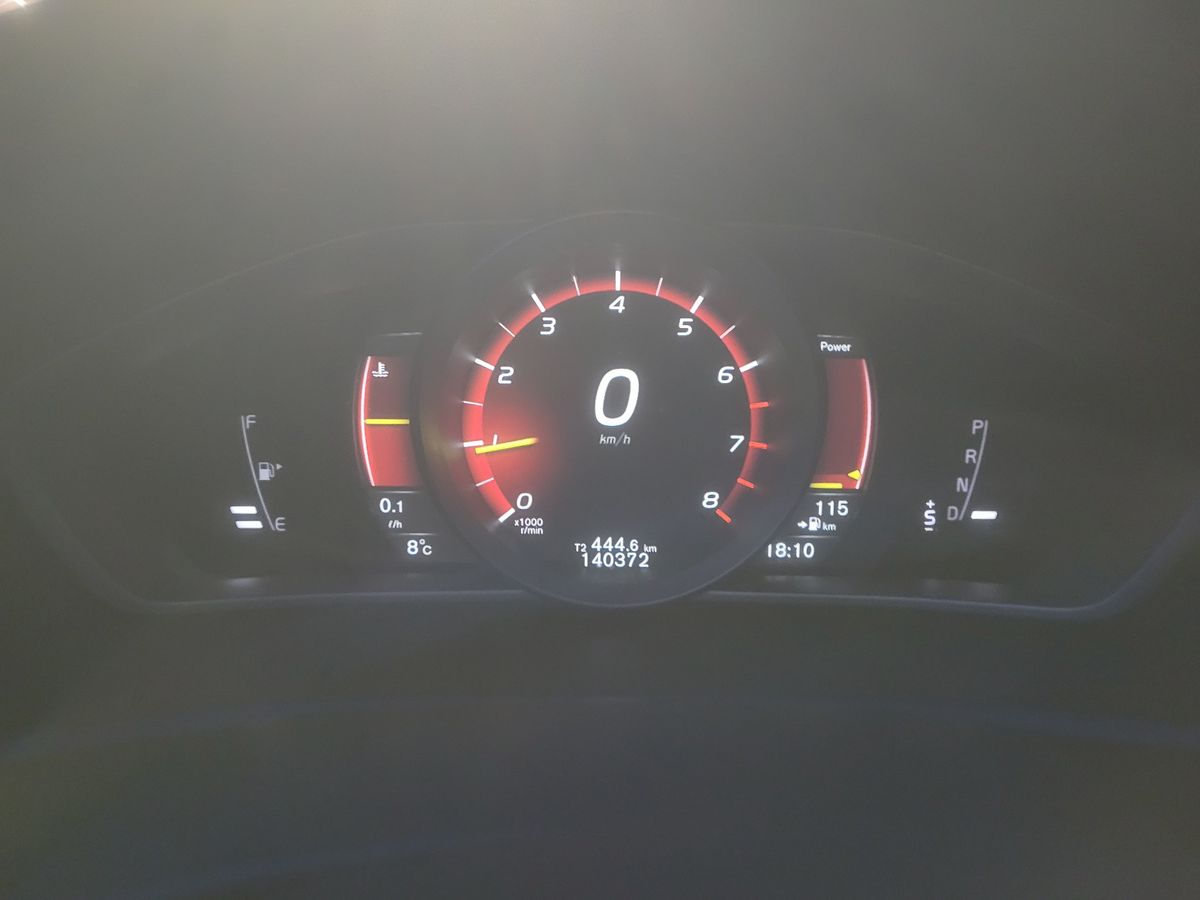 Volvo V40 2017 — photo 19