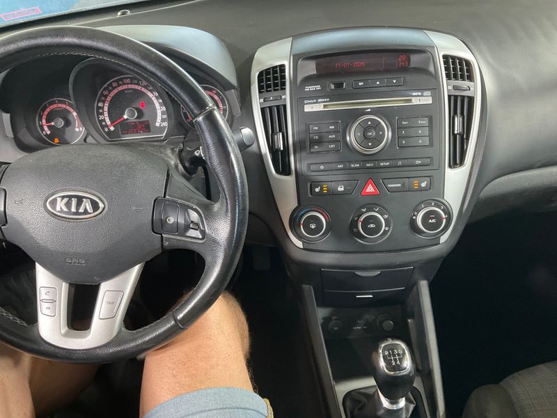 Kia cee'd 1.4 Vision — zdjęcie 3