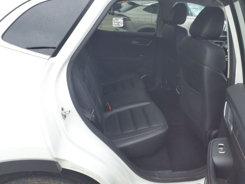 MG HS 1.5 Comfort — zdjęcie 14