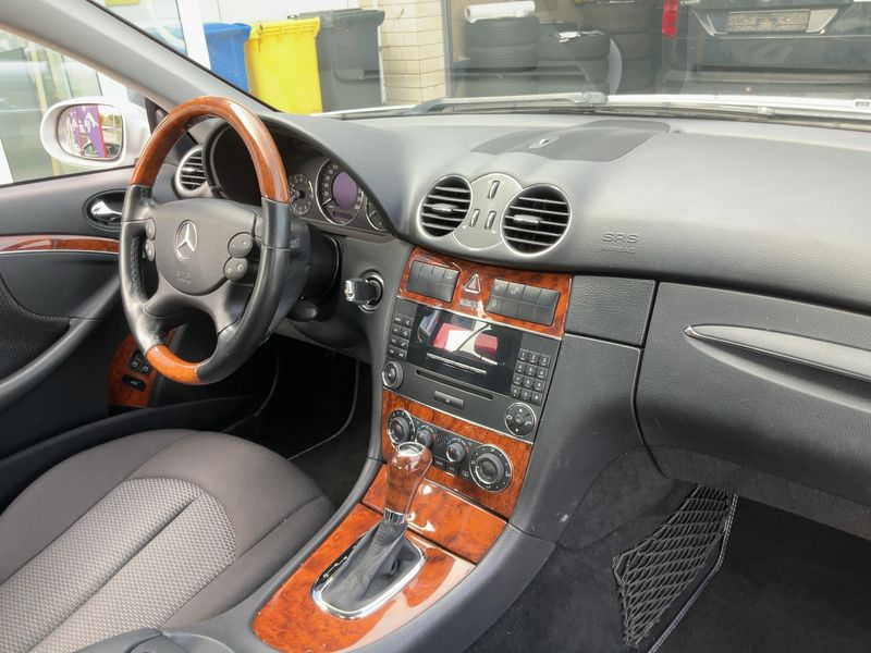 Mercedes-Benz CLK-Klasse CLK 200 Kompressor Elegance — zdjęcie 12