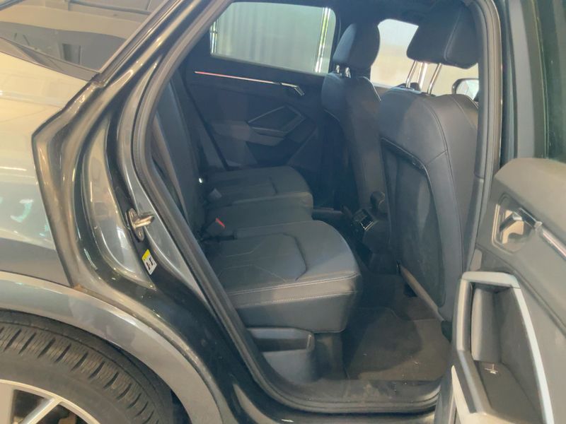 Audi Q3 Sportback 45 TFSIe S line — zdjęcie 14