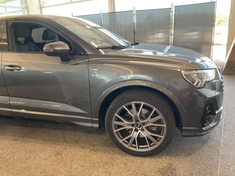 Audi Q3 Sportback 45 TFSIe S line — zdjęcie 8