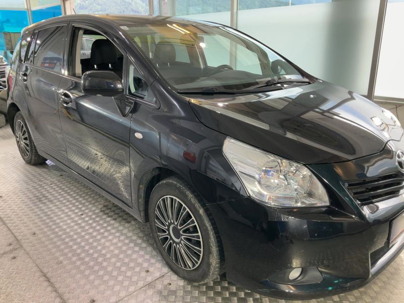Toyota Verso 1.6 Young — zdjęcie 8