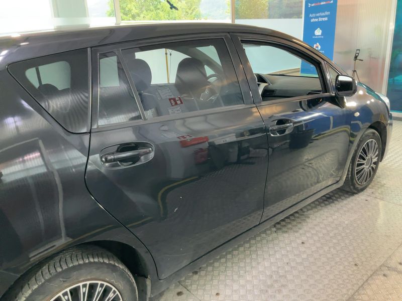 Toyota Verso 1.6 Young — zdjęcie 7