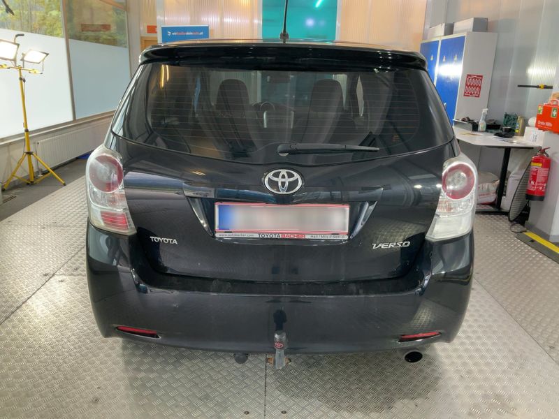 Toyota Verso 1.6 Young — zdjęcie 5