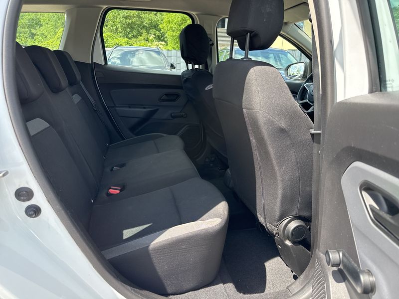 Dacia Duster 1.0 TCe Essential — zdjęcie 14