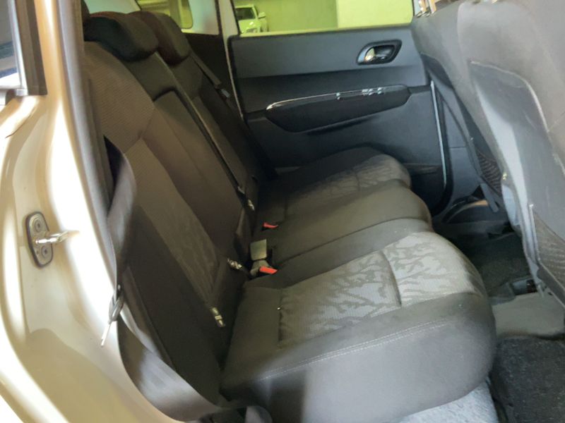Peugeot 3008 1.6 HDi Active 2011 – снимка 19