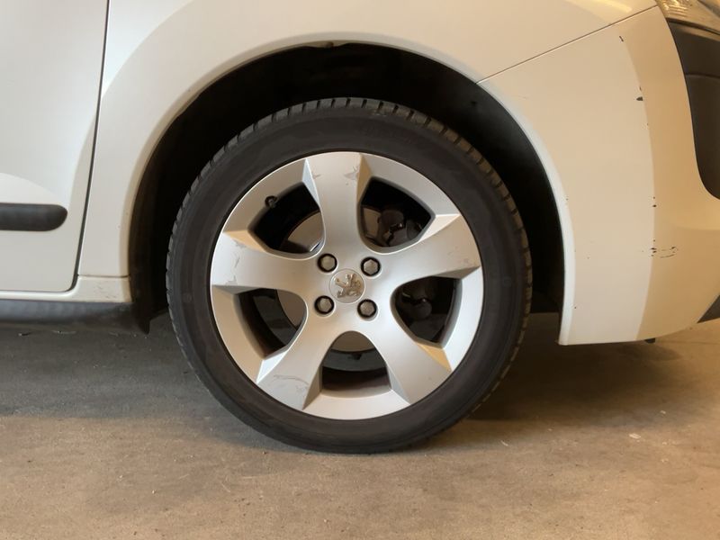 Peugeot 3008 1.6 HDi Active 2011 – снимка 11