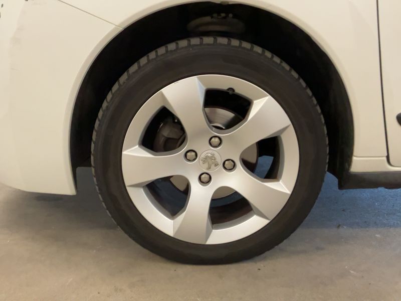 Peugeot 3008 1.6 HDi Active 2011 – снимка 3