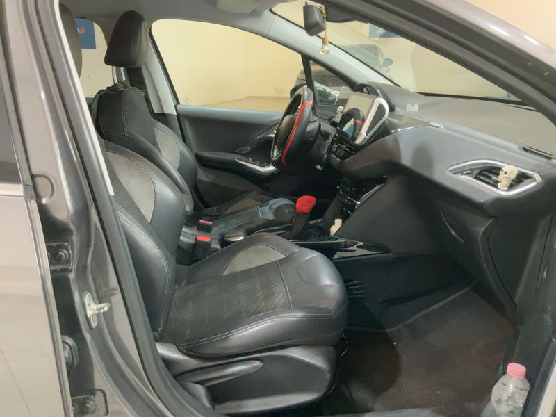Peugeot 2008 1.6 Blue-HDi Allure 2016 – снимка 16