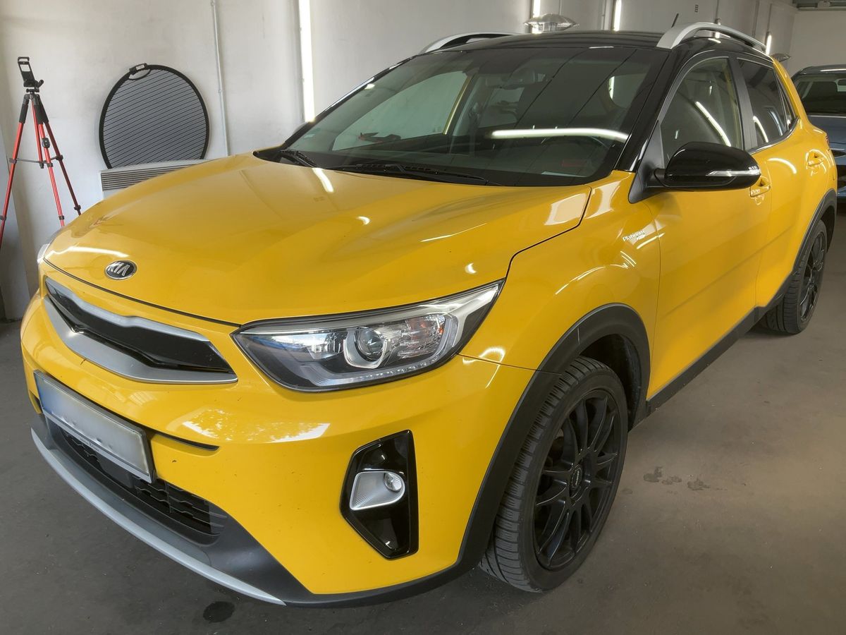 Kia Stonic 2018 — photo 1
