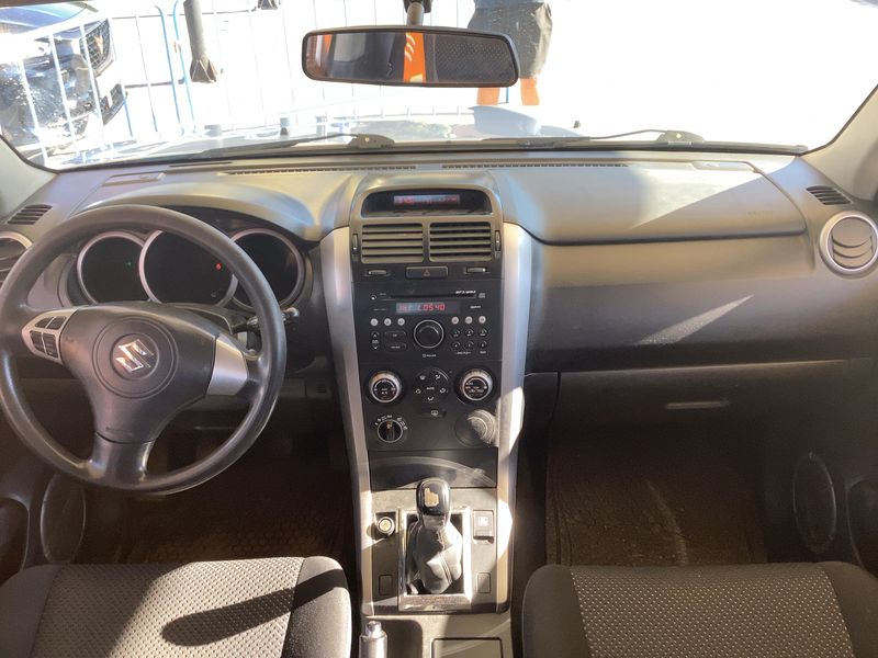 Suzuki Grand Vitara 1.9 DDiS JLX-EL — zdjęcie 12