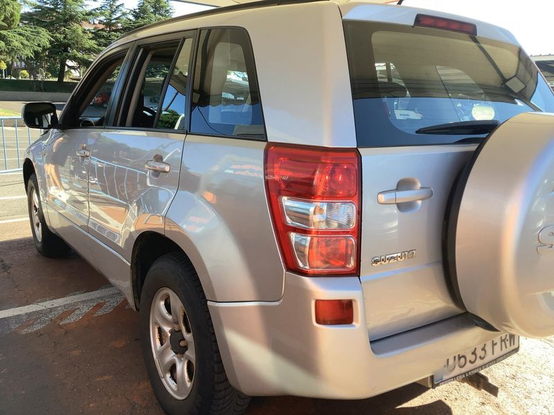 Suzuki Grand Vitara 1.9 DDiS JLX-EL — zdjęcie 3