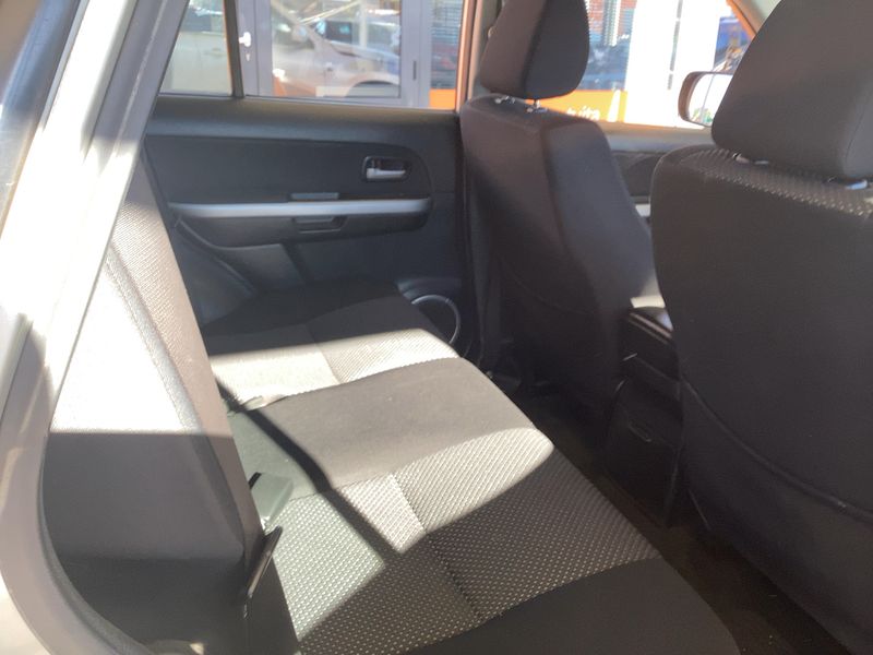 Suzuki Grand Vitara 1.9 DDiS JLX-EL — zdjęcie 14