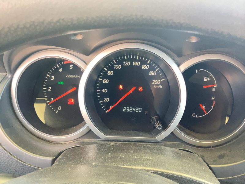 Suzuki Grand Vitara 1.9 DDiS JLX-EL — zdjęcie 13
