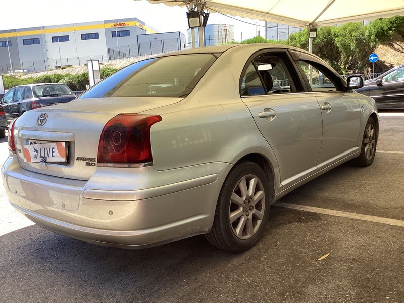 Toyota Avensis 2.0 D-4D Sol — zdjęcie 2