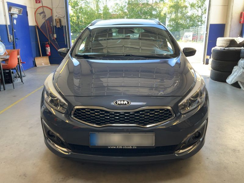 Kia cee'd 1.6 CRDi Dream Team — zdjęcie 9