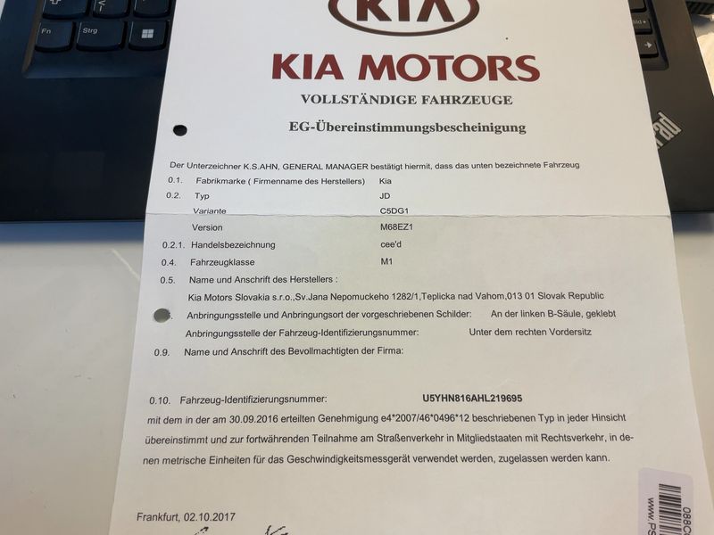 Kia cee'd 1.6 CRDi Dream Team — zdjęcie 16
