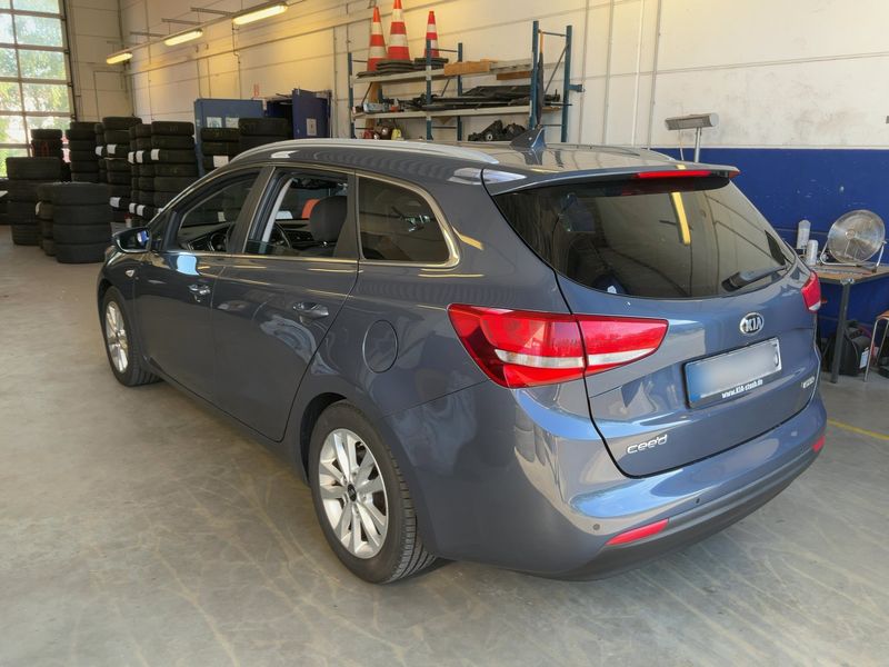 Kia cee'd 1.6 CRDi Dream Team — zdjęcie 3