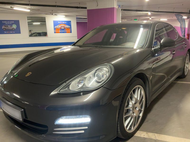Porsche Panamera 4S