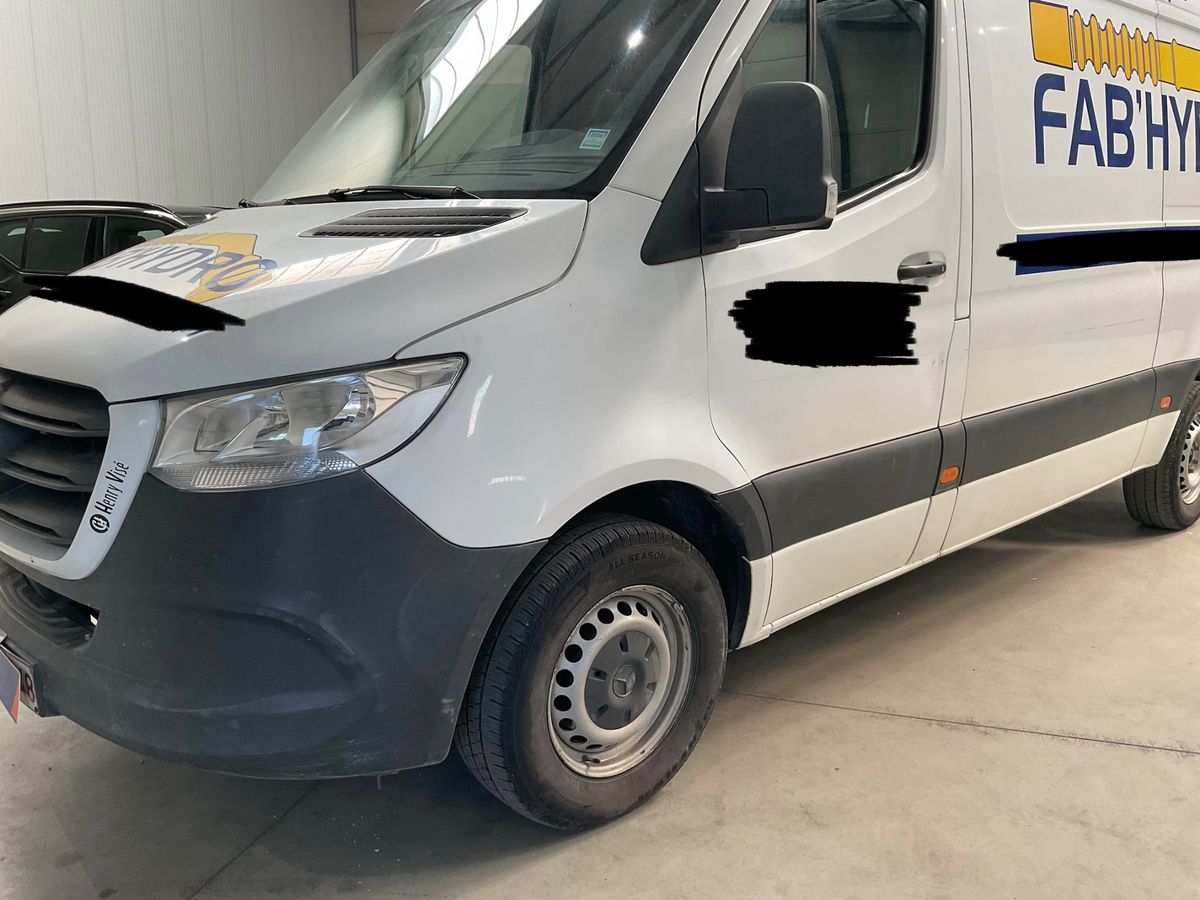 Mercedes-Benz Sprinter 319 CDI RWD L2