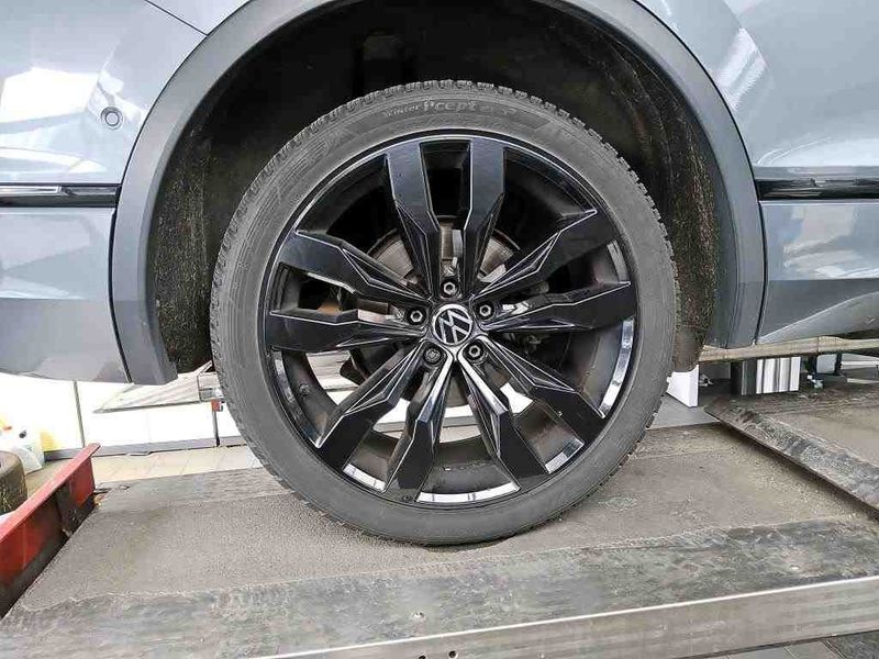 Volkswagen Tiguan Allspace 2.0 TDI R-Line 4Motion — zdjęcie 24