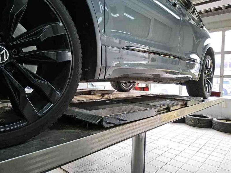Volkswagen Tiguan Allspace 2.0 TDI R-Line 4Motion — zdjęcie 18
