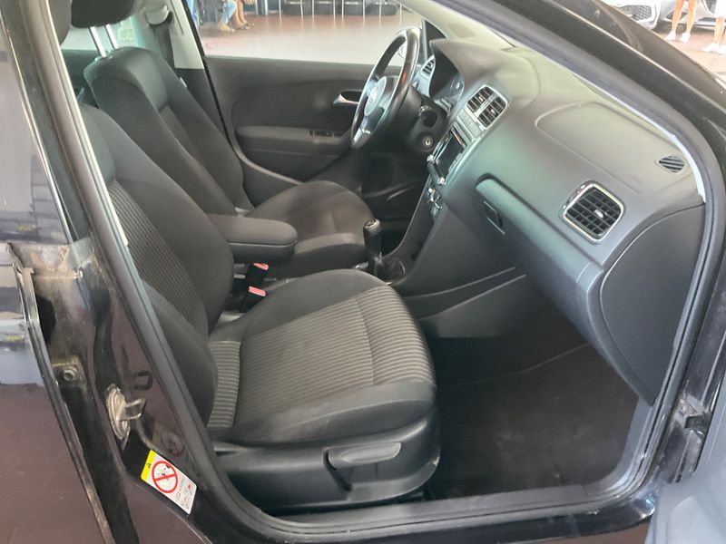 Volkswagen Polo 1.4 FSI Highline — zdjęcie 3