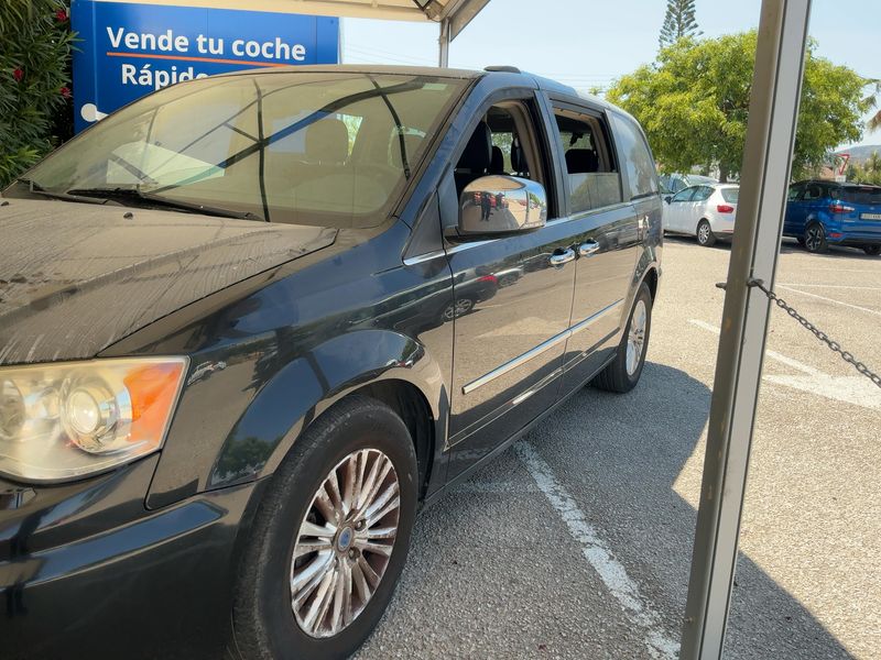 Lancia Voyager 2.8 JTDM Platinum — zdjęcie 2