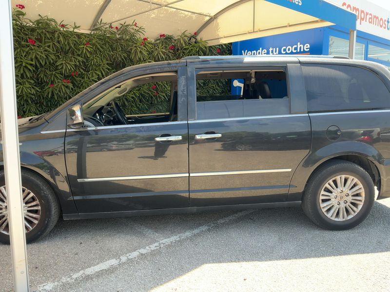Lancia Voyager 2.8 JTDM Platinum — zdjęcie 4