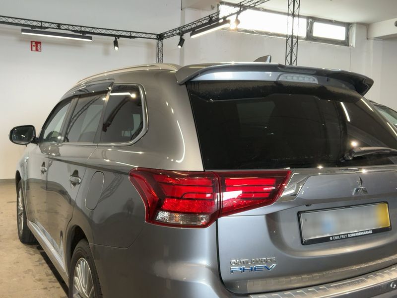 Mitsubishi Outlander 2.4 PHEV Plus Spirit 4WD — zdjęcie 3