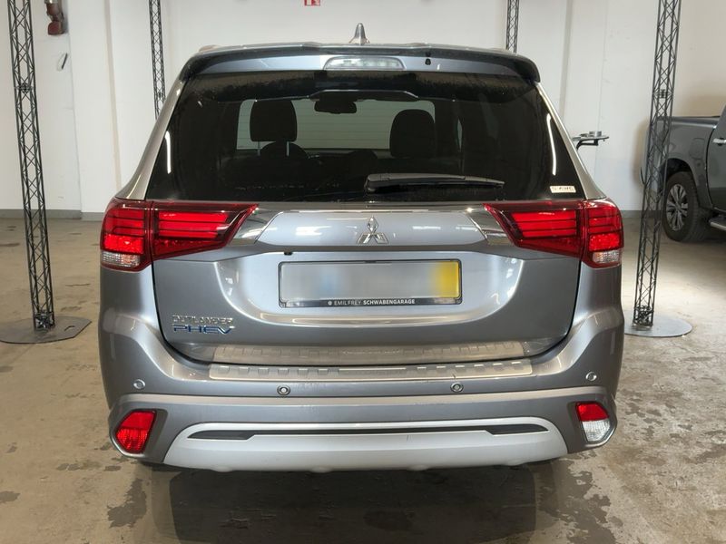 Mitsubishi Outlander 2.4 PHEV Plus Spirit 4WD — zdjęcie 5