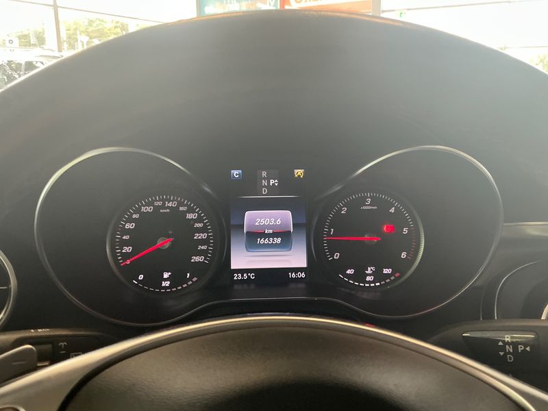 Mercedes-Benz GLC-Klasse GLC 220 4Matic AMG Line — zdjęcie 13