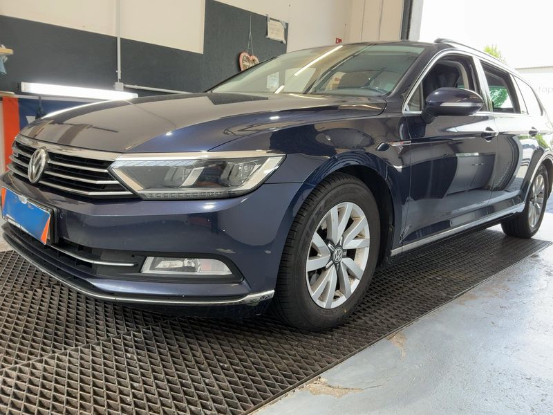 Volkswagen Passat 2.0 TDI Comfortline 4Motion BlueMotion Tech — zdjęcie 2