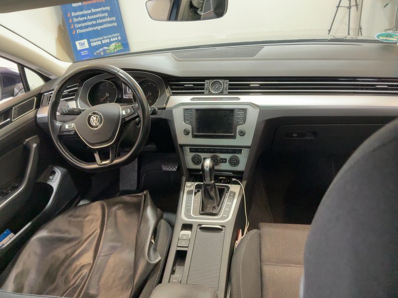 Volkswagen Passat 2.0 TDI Comfortline 4Motion BlueMotion Tech — zdjęcie 12