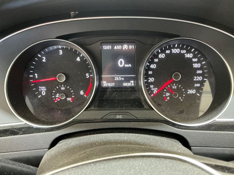 Volkswagen Passat 2.0 TDI Comfortline 4Motion BlueMotion Tech — zdjęcie 13